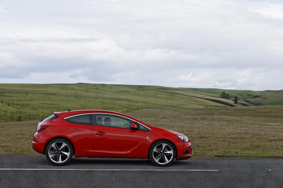  Vauxhall Astra GTC 2012 года  (фото 51 из 62)